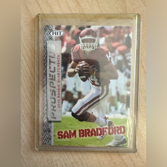 Sam Bradford football cards in great condition. (3) - Picture 2 of 8